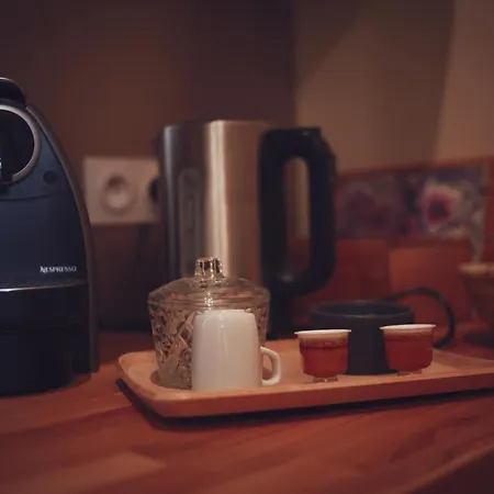 Apartamento 10 10, De L'horloger *